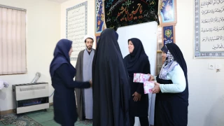مراسم اهدای جوایز امور فرهنگی به دانشجویان  شرکت کننده در  نماز جماعت دانشکده فنی وحرفه ای دختران الزهرا شیراز