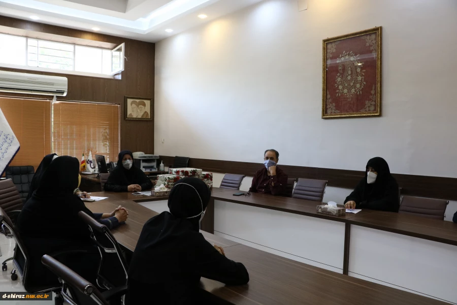 گزارش تصویری از جلسه تجلیل از جانبازان وخانواده شهدای آموزشکده دختران شیراز 4
