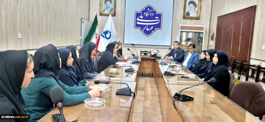 "نشست معاون آموزشی دانشگاه ملی مهارت دختران الزهرا شیراز، جناب آقای رحمانی با کارکنان بخش آموزش " 2